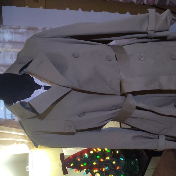 Foreman and Clark trench coat gorgeous condition size 40 short - Picture 2 of 5